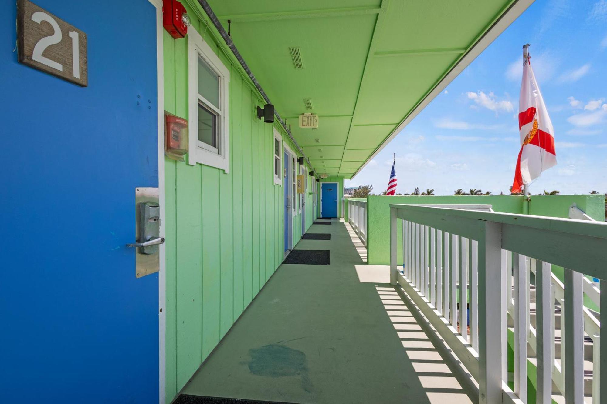Ocean View Hotel Room With Balcony- King Bed #21 Fort Pierce Exterior foto